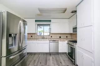 Kitchen - 548 W Dennis Dr, Clovis, CA 93612 photo 2 of 4