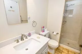 Bath - 548 W Dennis Dr, Clovis, CA 93612 photo 4 of 4