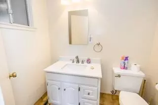 Bath - 548 W Dennis Dr, Clovis, CA 93612 photo 3 of 4