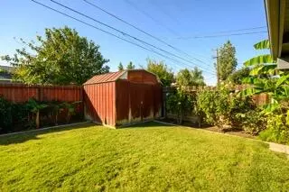 Exterior - 548 W Dennis Dr, Clovis, CA 93612 photo 3 of 8