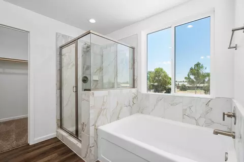 Bath - 3131 Ryan Ave, Tulare, CA 93274 photo 4 of 4