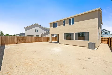 Exterior - 3131 Ryan Ave, Tulare, CA 93274 photo 5 of 9