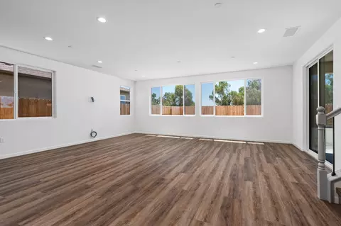 Living - 3131 Ryan Ave, Tulare, CA 93274 photo 7 of 8