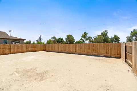 Exterior - 3131 Ryan Ave, Tulare, CA 93274 photo 3 of 9