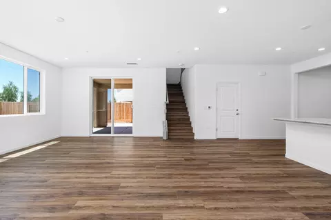 Living - 3131 Ryan Ave, Tulare, CA 93274 photo 3 of 8