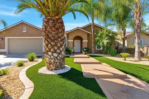 1625 Odessa St, Dinuba, CA 93618