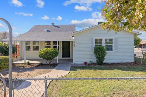 705 S Victoria St, Tulare, CA 93274