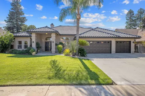 1031 W Hemlock Ave, Visalia, CA 93277