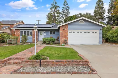 714 W Cambridge Ave, Visalia, CA 93277