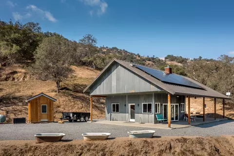 Exterior - 43283 N Fork Dr, Three Rivers, CA 93271 photo 2 of 7
