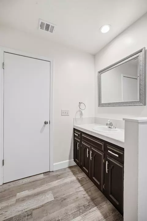 1209 N Gem St N, Tulare, CA 93274 photo 24
