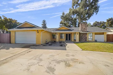 1209 N Gem St N, Tulare, CA 93274 photo 3