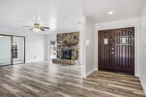 1209 N Gem St N, Tulare, CA 93274 photo 9