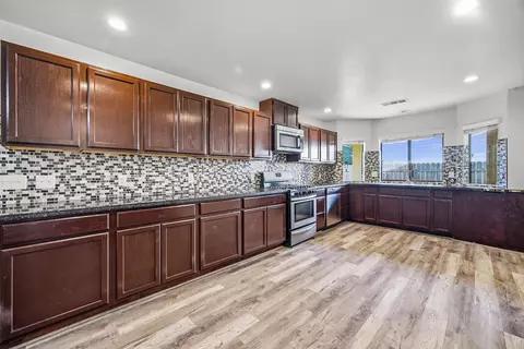 1209 N Gem St N, Tulare, CA 93274 photo 16