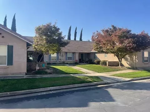 2005 E Academy Ave, Tulare, CA 93274