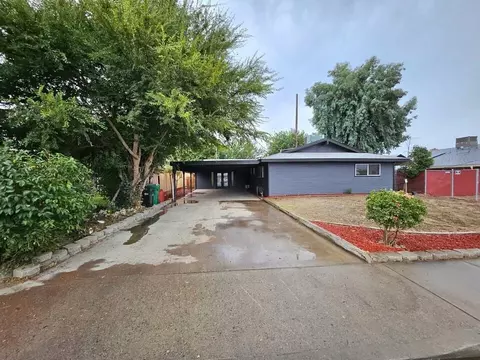 829 Pioneer Ave, Porterville, CA 93257