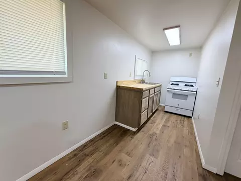 Kitchen - 314 N D St, Exeter, CA 93221 photo 8 of 9