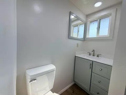 Bath - 314 N D St, Exeter, CA 93221 photo 7 of 7