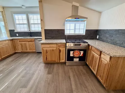 Kitchen - 314 N D St, Exeter, CA 93221 photo 5 of 9
