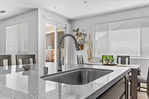 Kitchen - 179 Ocean Ct, Tulare, CA 93274 photo 5 of 6