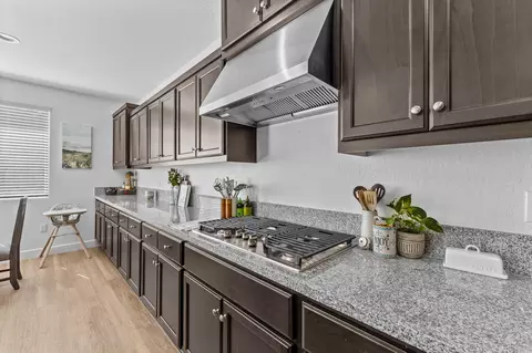 Kitchen - 179 Ocean Ct, Tulare, CA 93274 photo 4 of 6