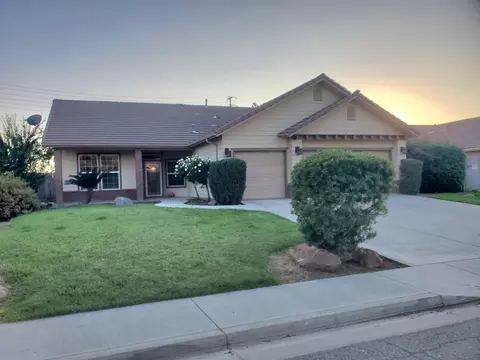 Exterior - 2447 S Beech Dr, Visalia, CA 93292 photo 6 of 12