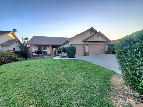 Exterior - 2447 S Beech Dr, Visalia, CA 93292 photo 3 of 12