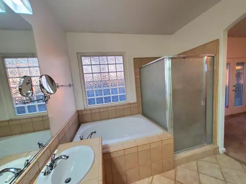 Bath - 2447 S Beech Dr, Visalia, CA 93292 photo 1 of 6