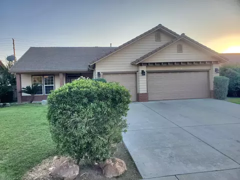 Exterior - 2447 S Beech Dr, Visalia, CA 93292 photo 4 of 12