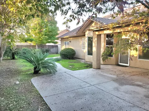 Exterior - 2447 S Beech Dr, Visalia, CA 93292 photo 8 of 12