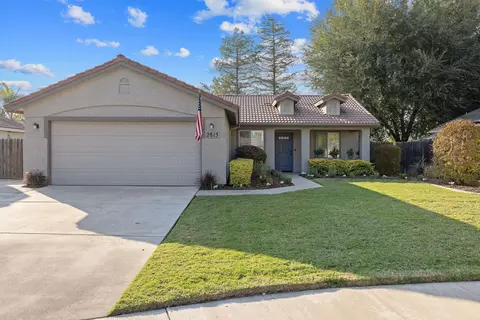 2815 S Tamarack Ct, Visalia, CA 93277