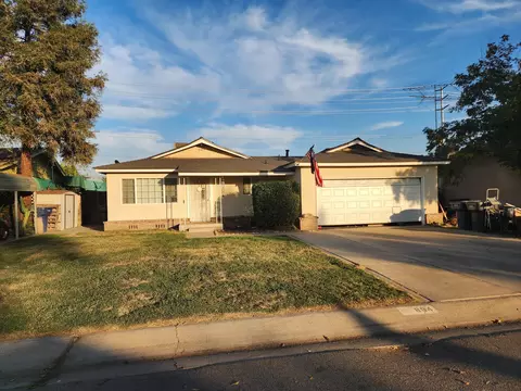 884 S Silva St, Tulare, CA 93274