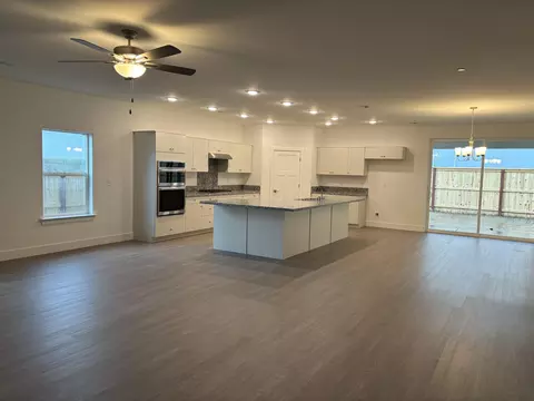 3821 Via Santa Barbara Ave, Madera, CA 93637 photo 2