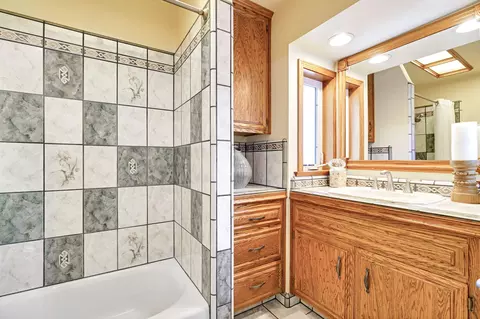 Bath - 16895 Rd 30 12, Madera, CA 93636 photo 6 of 7
