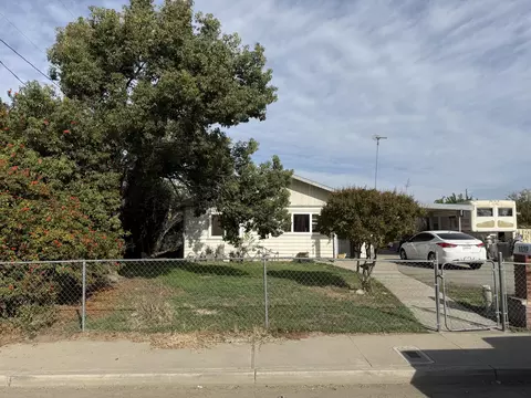 1140 Tomah Ave, Porterville, CA 93257