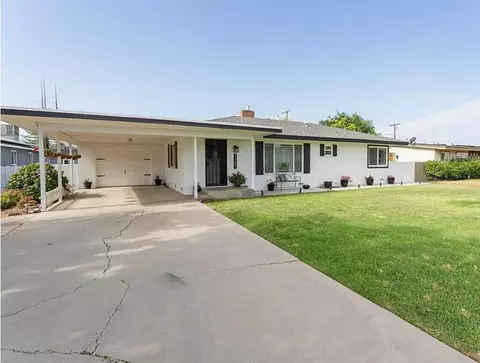 1707 E Academy Ave, Tulare, CA 93274 photo 2
