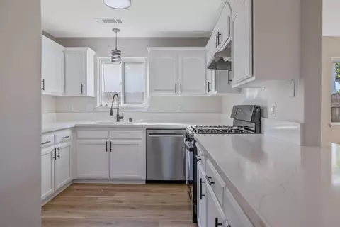 Kitchen - 1633 Chase Ave, Corcoran, CA 93212 photo 1 of 2
