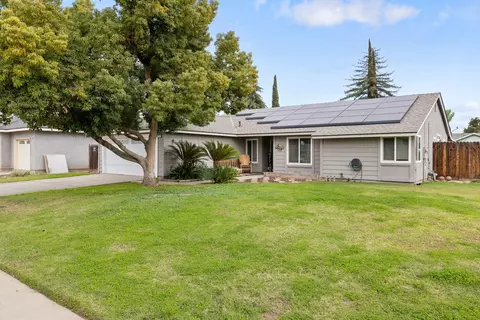 1128 N Jefferson St, Tulare, CA 93274