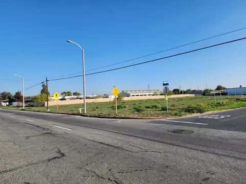 1316 S K St, Tulare, CA 93274