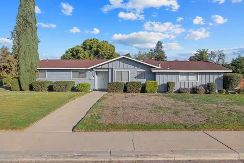 1414 W Whitendale Ave, Visalia, CA 93277