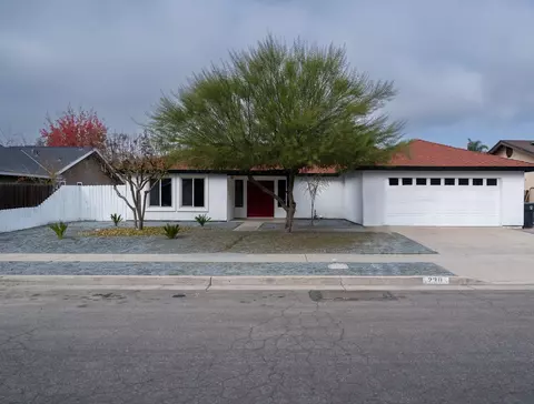 230 E Kennedy Ave, Tulare, CA 93274