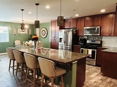 Kitchen - 2113 E Delta Ct, Visalia, CA 93292 photo 1 of 3