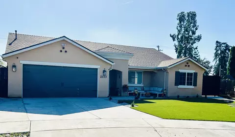 2113 E Delta Ct, Visalia, CA 93292