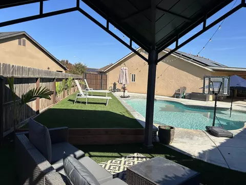 Exterior - 2113 E Delta Ct, Visalia, CA 93292 photo 12 of 13