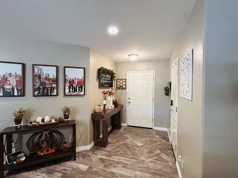 Entry Way - 2113 E Delta Ct, Visalia, CA 93292 photo 1 of 1