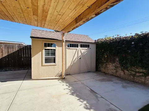 Exterior - 2113 E Delta Ct, Visalia, CA 93292 photo 5 of 13