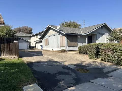 1011 N Lynora St, Tulare, CA 93274