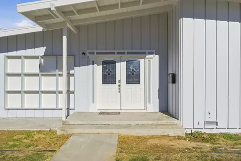 2240 Olive St, Selma, CA 93662 photo 4