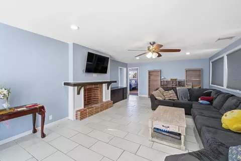 2240 Olive St, Selma, CA 93662 photo 8