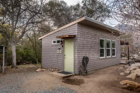 Exterior - 43307 Sierra Dr, Three Rivers, CA 93271 photo 10 of 13